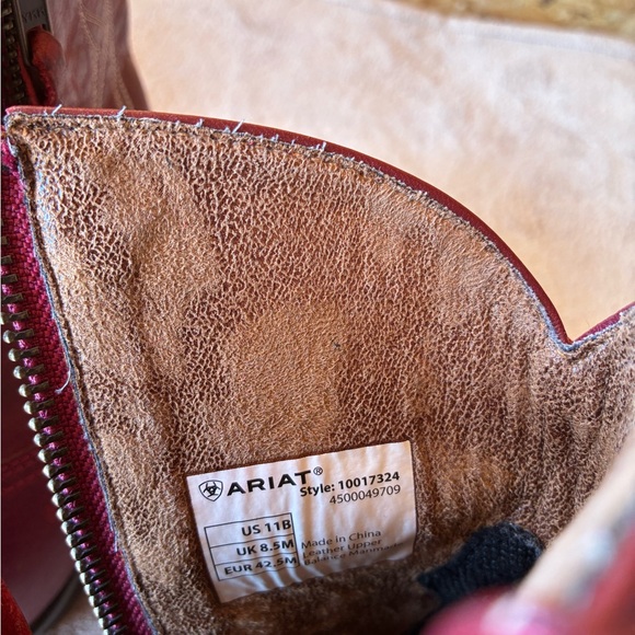ARIAT DARLIN ROSY RED BOOTS - ROUND TOE 
SIZE 11 B - Picture 13 of 13